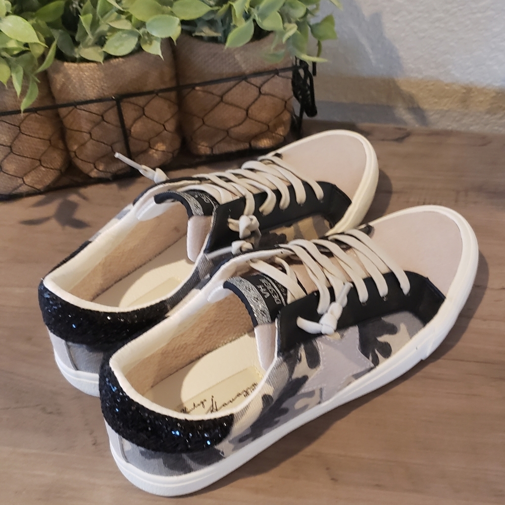 Vintage Havana Camo Gail Star Sneakers - Picture 5 of 8